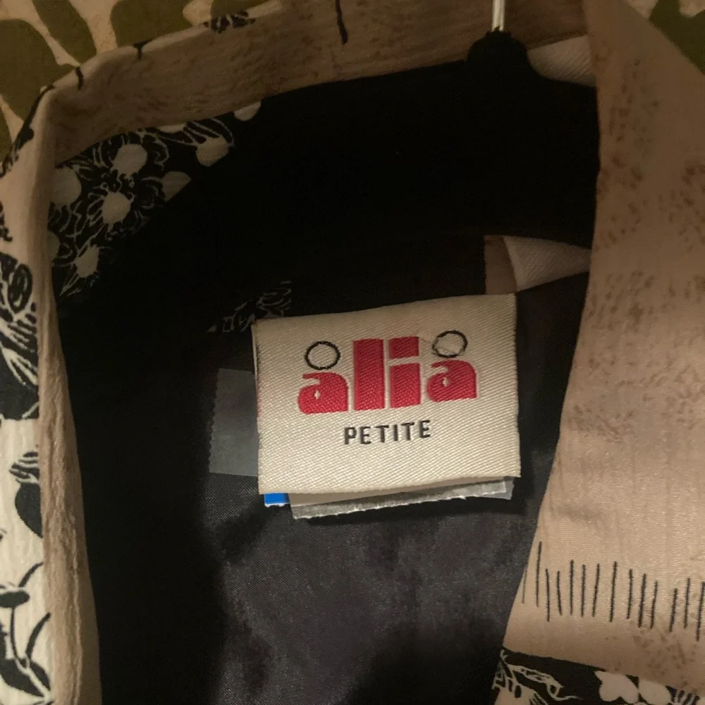 (S) Spring Jacket - Picture 7 of 7